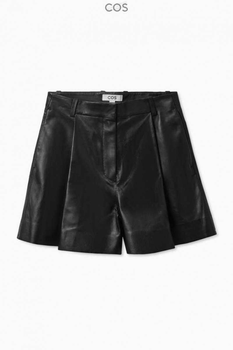 Women\'s COS Pleated Leather Shorts Shorts | 1432DJQHA